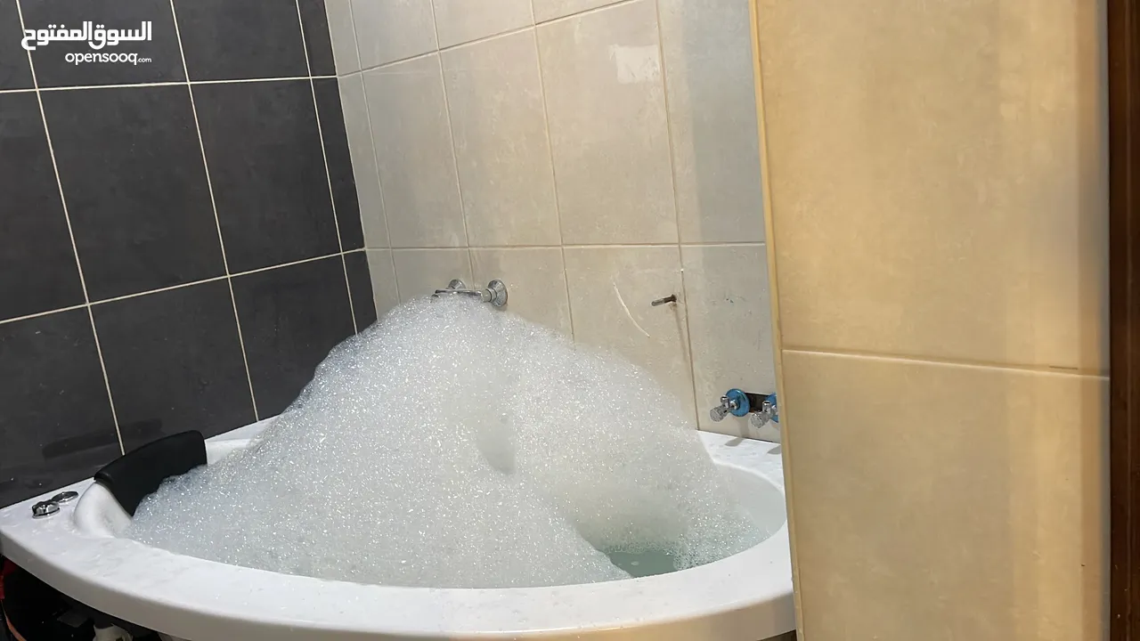شقه فاخره للبيع في روابي