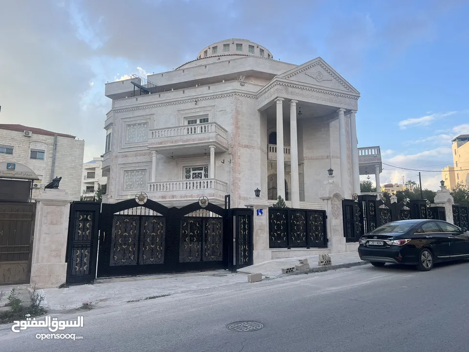 قصر فيلا فخمة جدا للبيع في الجبيهه