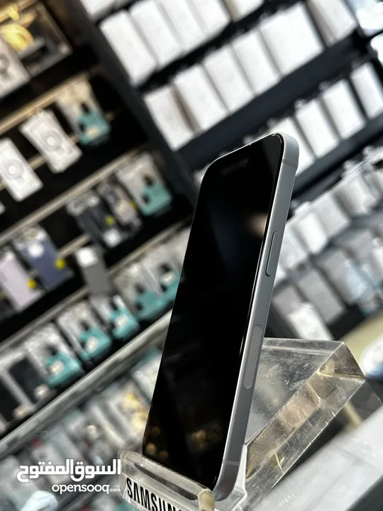 iPhone 15  128GB بطارية 98% تب نضافة مش مفتوح ولا مغير فيه اي اشي وارد امريكي esim  (مش مشفر)