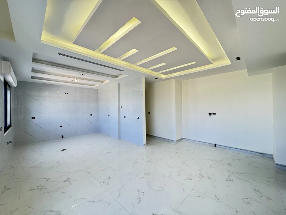 شقة مميزة للبيع طابق اول مساحة 230م بخلدا بتشطيبات مميزة (مشروع 120)