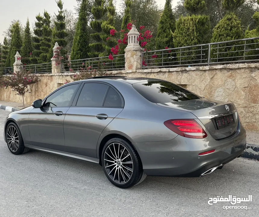 E220d ᄉ Mercedes-Benz