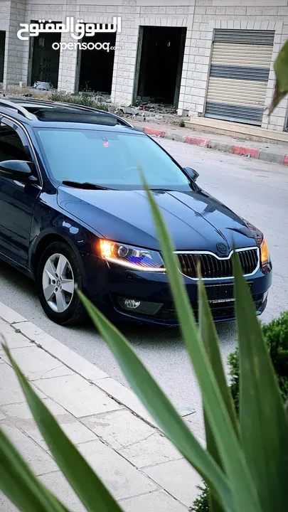 سكودا اوكتافيا ستيشن  أصل برايفت ترخيص 2015 فل اضافات  ديزل لون مميز  مطور 1600 فتحة بانورما  تشغيل