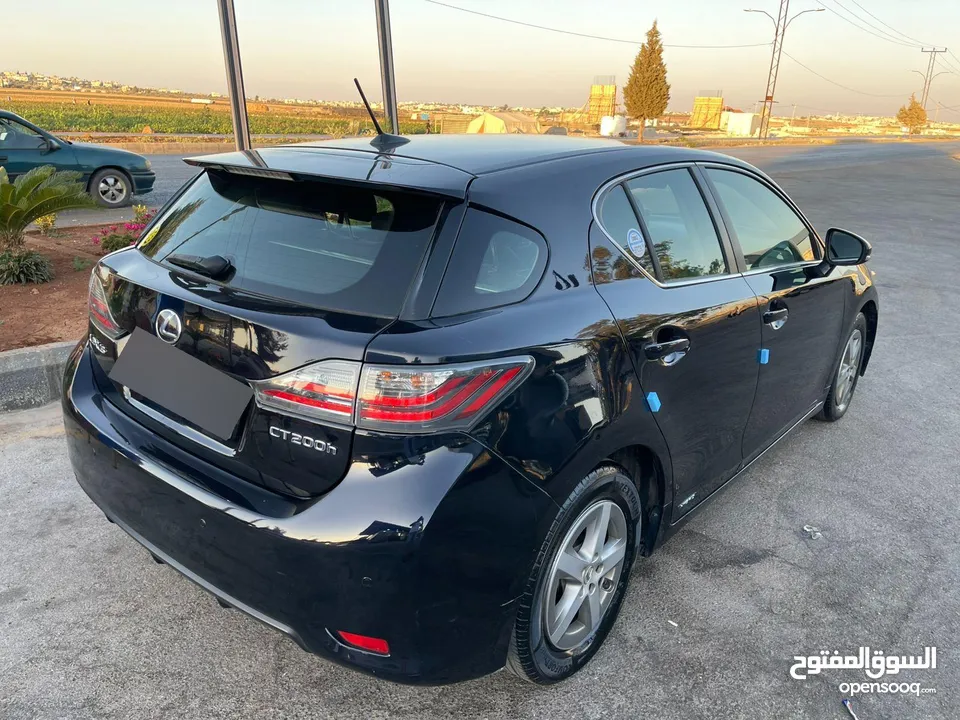 لكزس CT200 موديل 2012 فحص 3 جيد  وارد أوروبي   ممشى قليل 108 الف km