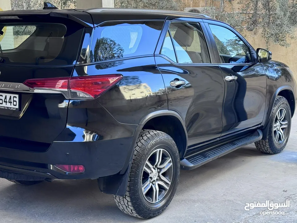 Toyota fortuner 2018 l