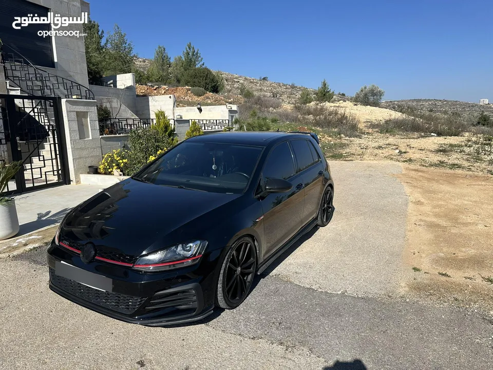 Golf gti MK7 يد أولى  عداد اصلي  لا يوجد فيها ضربات
