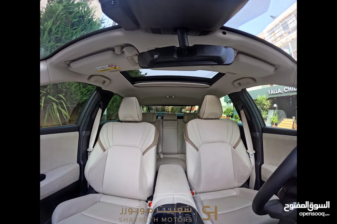 Toyota Crown hybrid 2023 premium