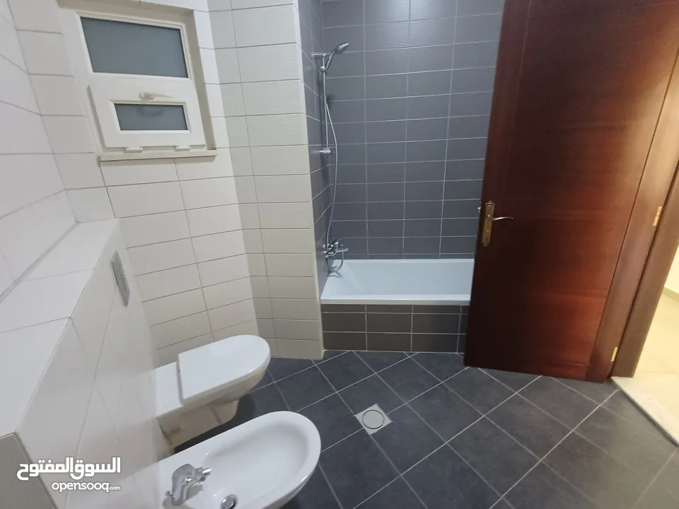 شقه فاخره للايجار دير غبار