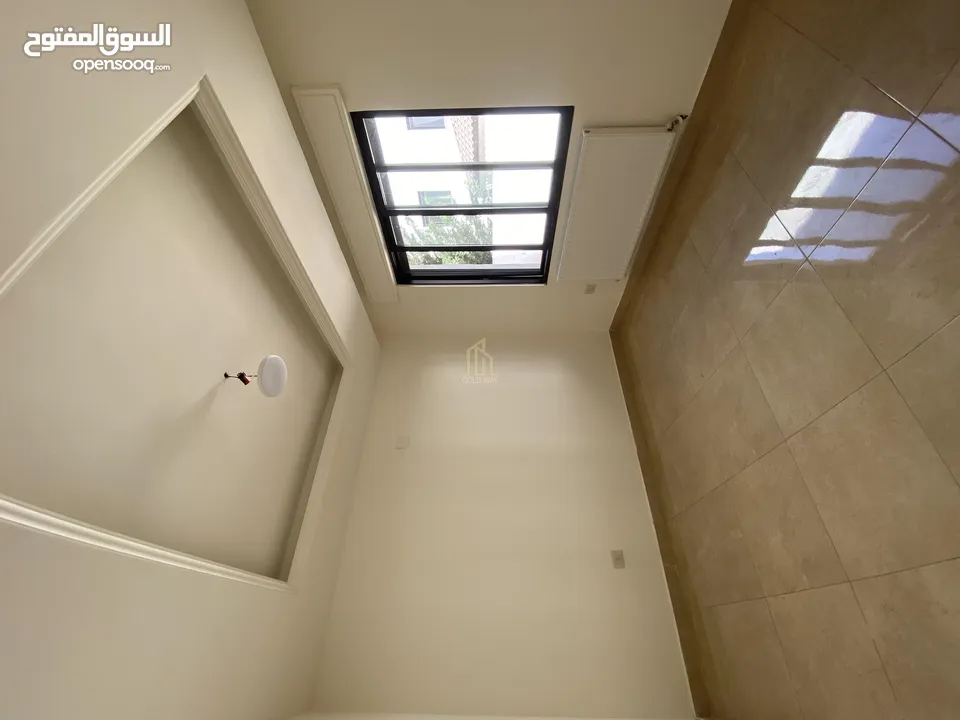في أجمل مناطق أم السماق شقة أرضية 137م مع ترس وحديقة 170م بسعر مميز / ref 9541