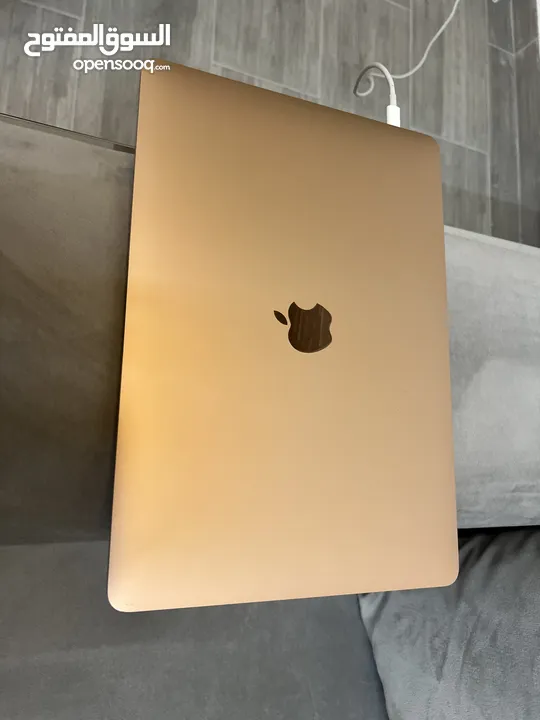 MacBook Air 13-inch 2020