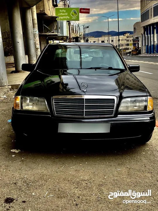 سيارة مرسيدس c220 للبيع بسعر مغري موجودة بنابلس