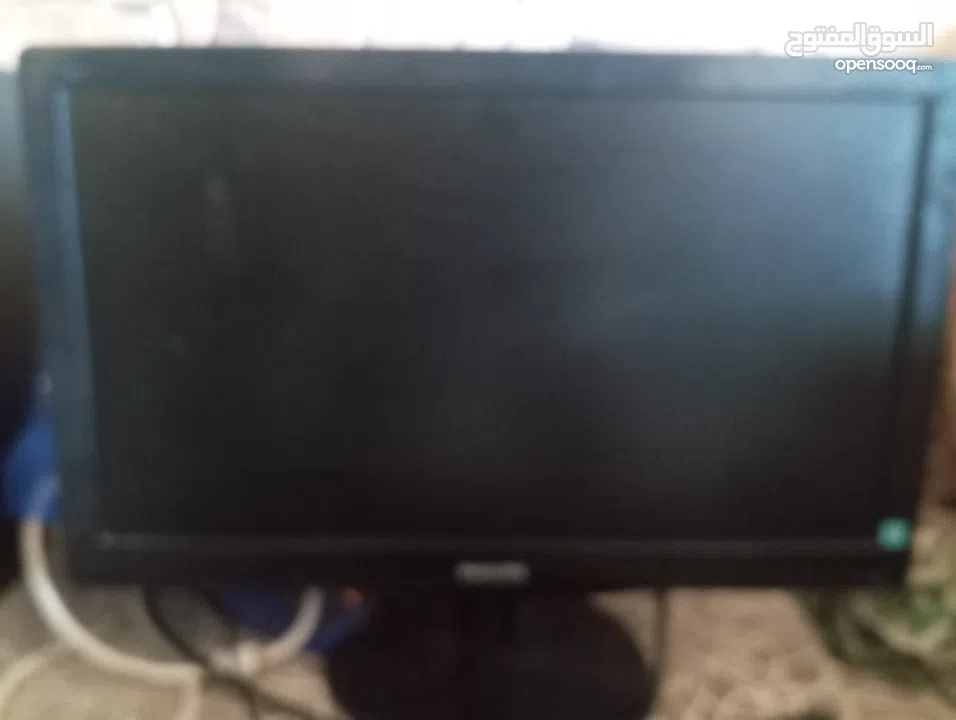 كمبيوتر مع فاره معها فلاشه وكيبورت سلك