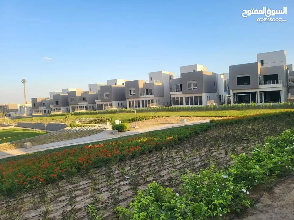 Compound Midtown new cairo   للبيع فيلا في كمبوند في التجمع السادس عبارة عن single family