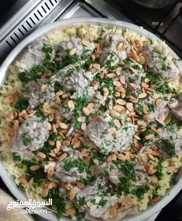 شيف طباخ شرقي وغربي وسلطات ابحث عن عمل خبره في الاكل العربي والسلطات خبره في الفندق وشركه