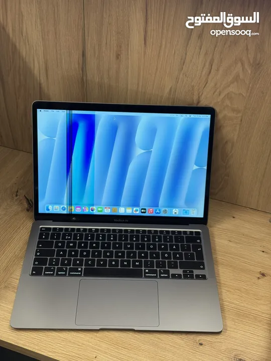MacBook Air 2020 خط بالشاشة (Mac Mini)