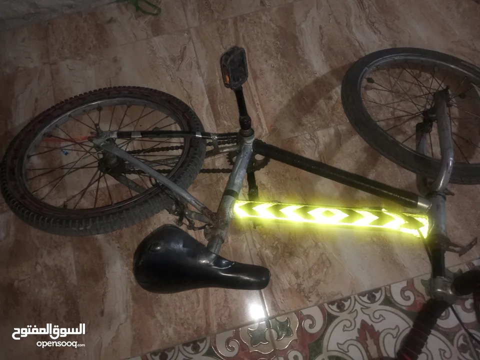 بسكليت مستعمل جنط 20 ممتاز بسعر الحرق مناسب لعمر 10 سنوات واكثر