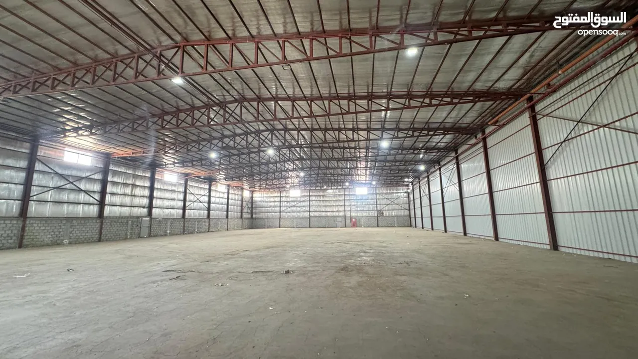 للايجار قسيمة بالشويح الصناعية مساحة 1000م For Rent: A warehouse in Shuwaikh Industrial Area with an