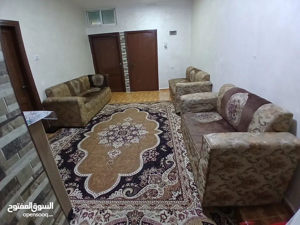 كنب جلوس مستعمل بحالة جيدة