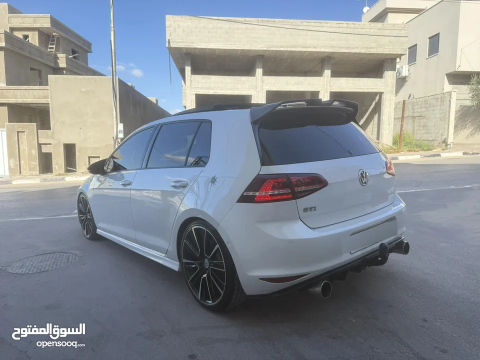 Golf GTi ترخيص 2014 فل الفل بسعررر حرررق كااااش البيع فقط كااش والتنازل مباشرا