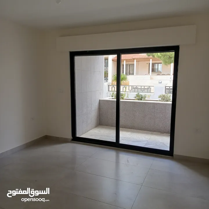 شقه فارغة للايجار في شميساني 3 نوم جديدة لم يسكن 540