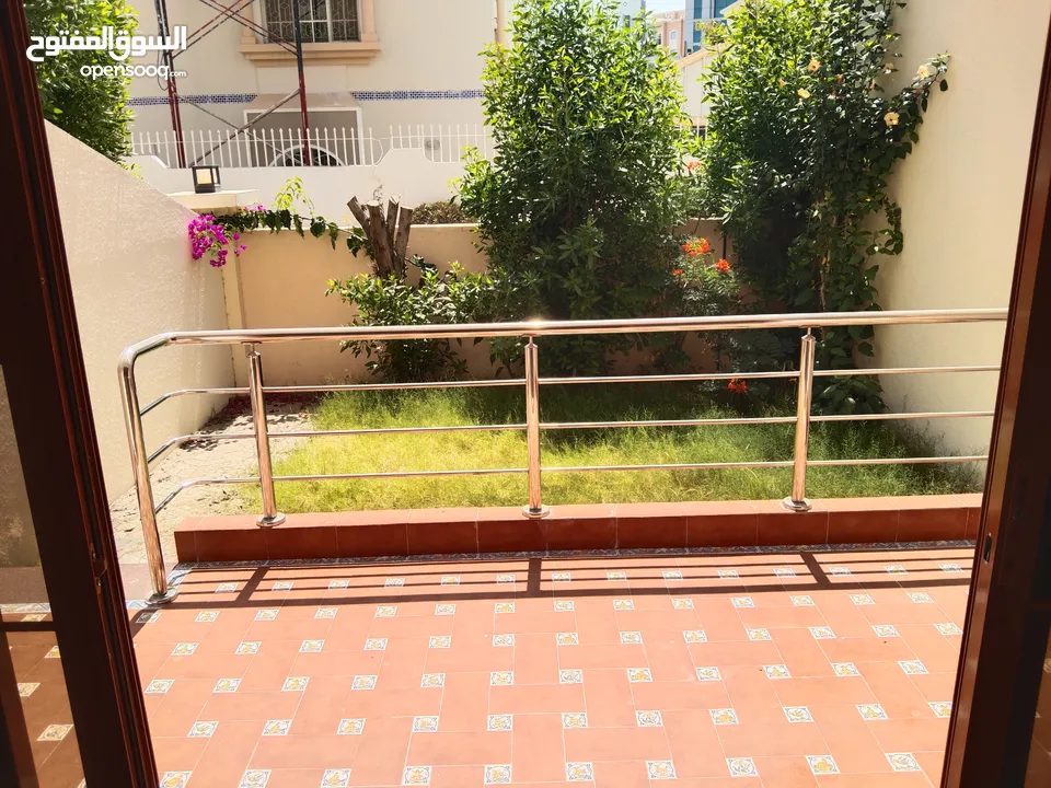 2Me15BHK luxury Villa for rent in Ghobra near to 18-November street