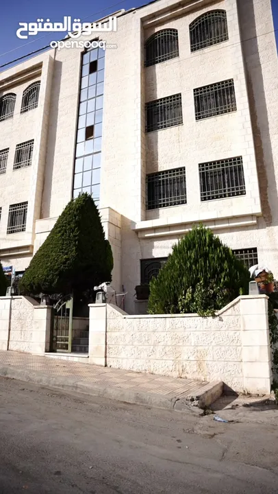 عمارة استثمارية جبل عمان مساحة ارض 741 متر دخل ممتاز جداً للبيع مستعجل