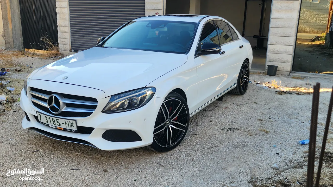 MERCEDEC BENZ C200 YEAR 2017 سيارة مميزة جدا جدا 6 انظمة قيادة السعر على الكاش فقط والسعر نهائي ..