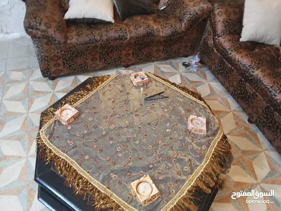 طقم كنبيات للبيع بسعر مغري