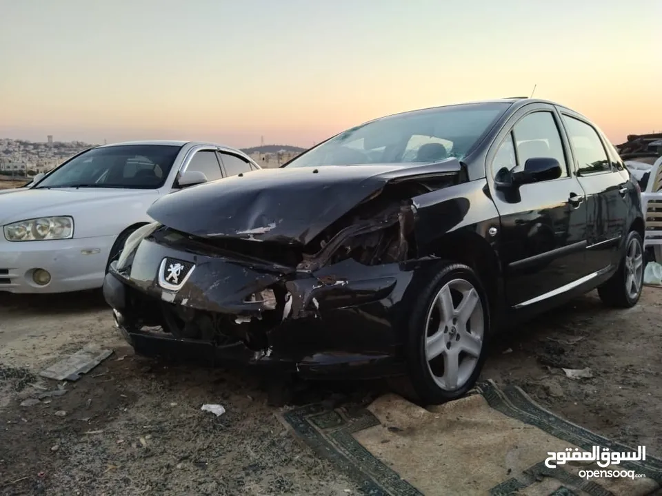 نشتري جميع السيارات و بكمات مضروبة على ضربتها بأفضل الأسعار