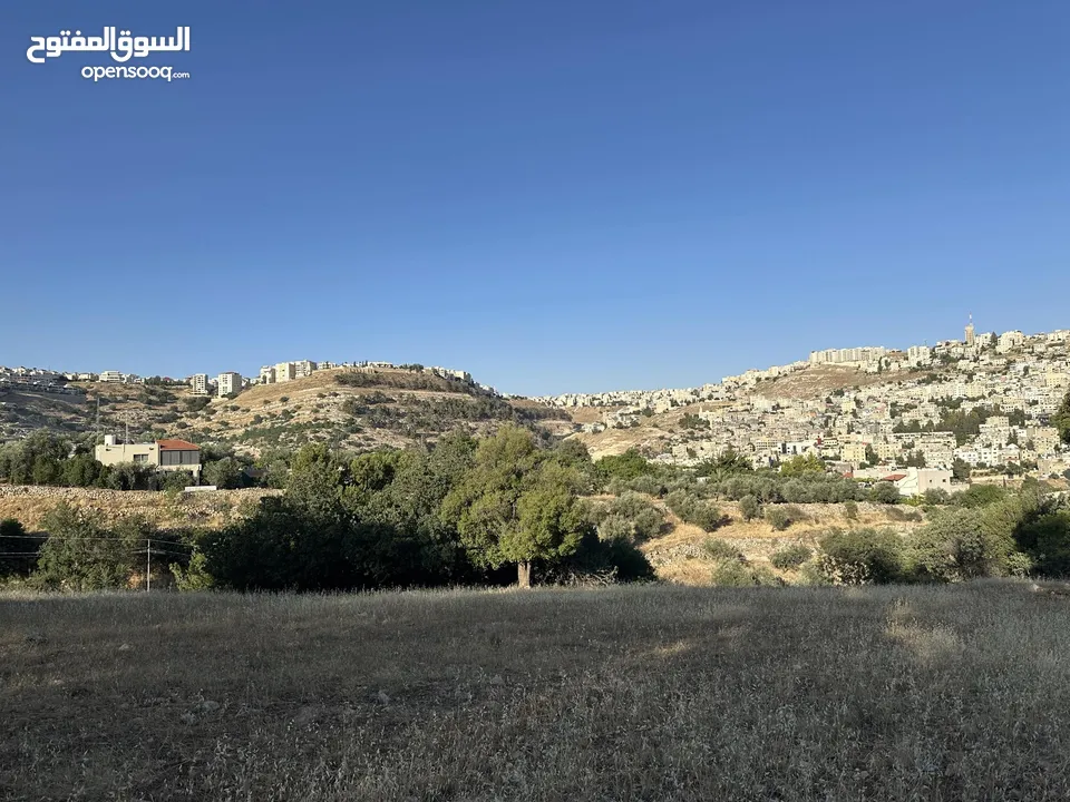 ارض للبيع أجمل مناطق وادي السير موقع هادئ ومطل  ممتاز للبناء أو الاستثمار من المالك مباشرة