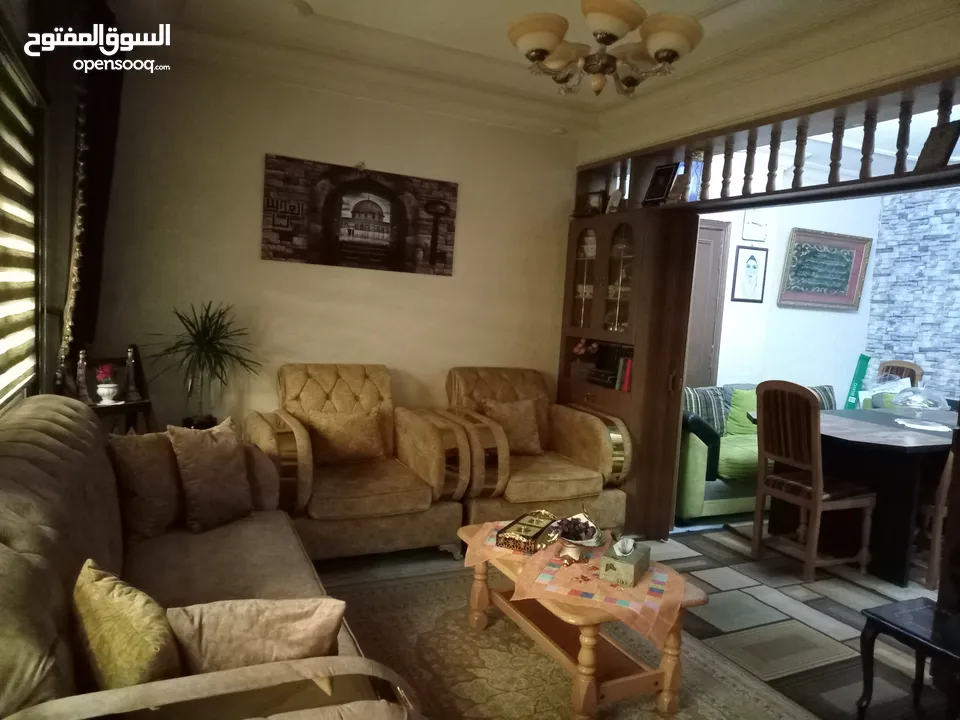 شقة جنوبية تصلح للسكن او للاستثمار بالقرب من المحطة الرئيسية" طبربور" للباص سريع التردد وبسعر منافس