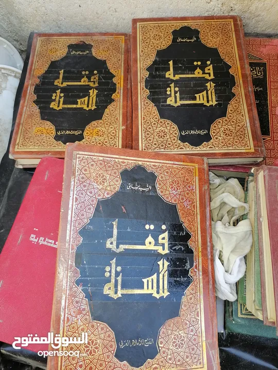 كتب ومجلدات وكتيبات مشكله للبيع