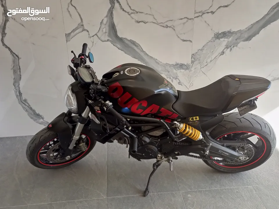 Ducati monster 797+