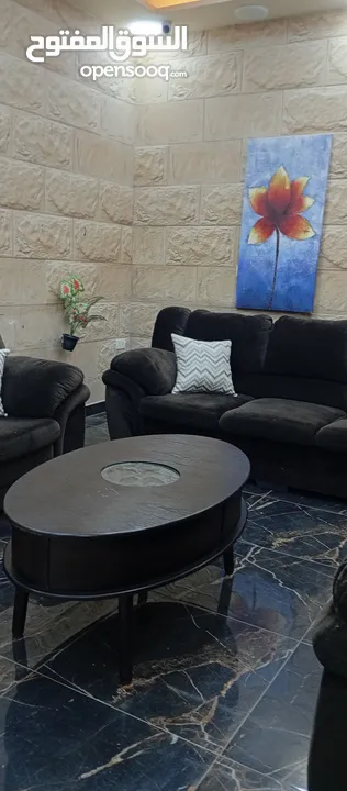 طقم كنب دب بحاله ممتازه