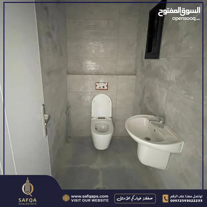 شقة مميزة جدا واسعة وشرحة وجديدة بإطلالة خلابة مفتوحة لا يمكن التسكير عليها أبدا للبيع في الطير
