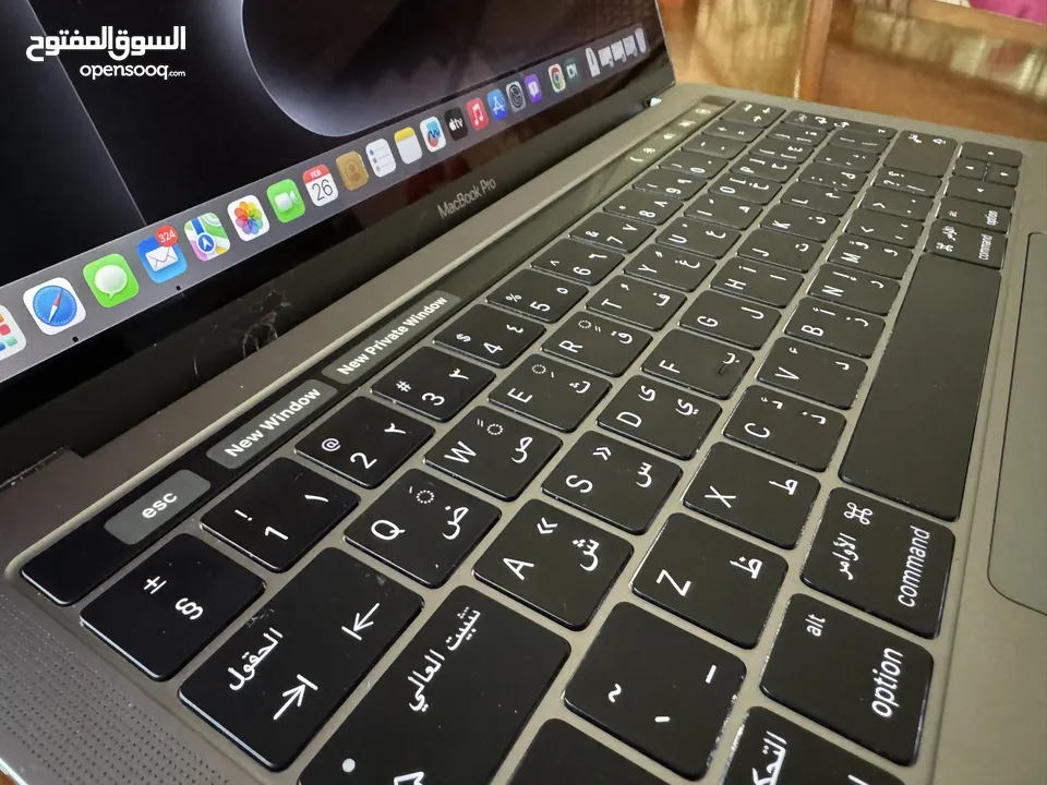 Macbook Pro Touchpad 2017 8 RAM  512GB ماكبوك برو 2017 / 8 رام / 512 جيابايتتا