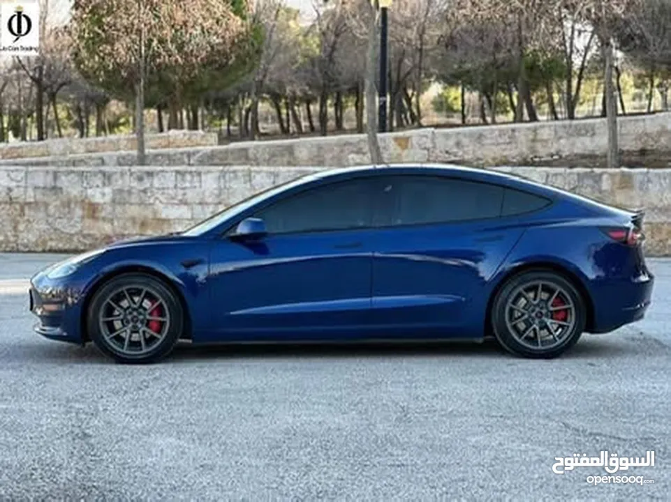 Tesla model 3 long range dual motor 2021 540km  Autoscoure B+ السعر 21000 قابل للتفاوض بعد المعاينة