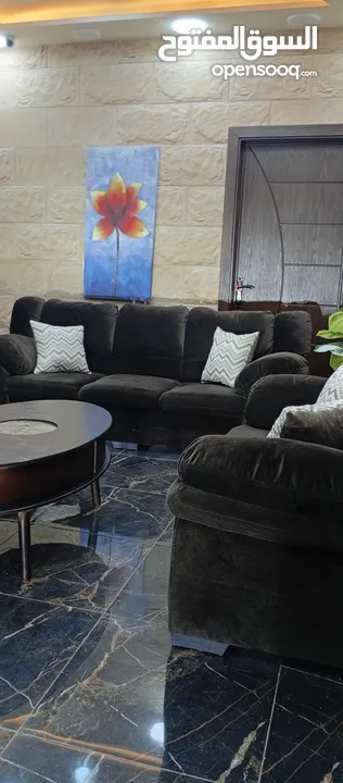طقم كنب دب بحاله ممتازه
