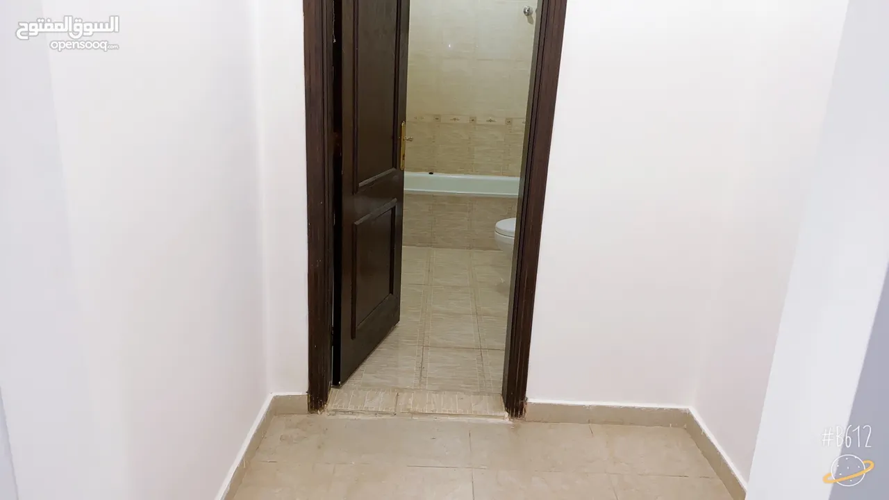 For rent in mangaf big villa flat