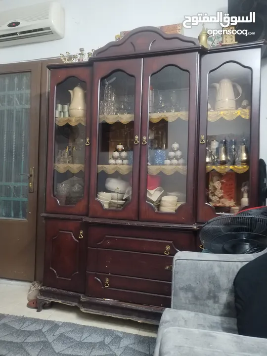بوفيه للبيع بحالة جيده