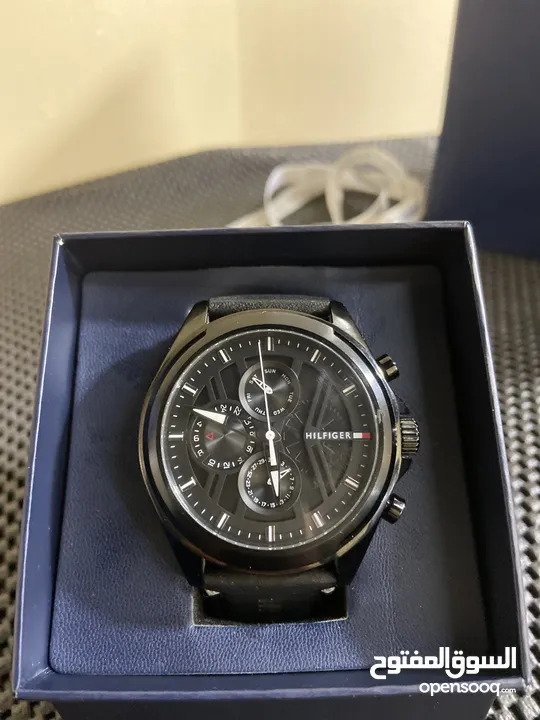 ساعة Tommy hilfiger البيع بسعر مغري