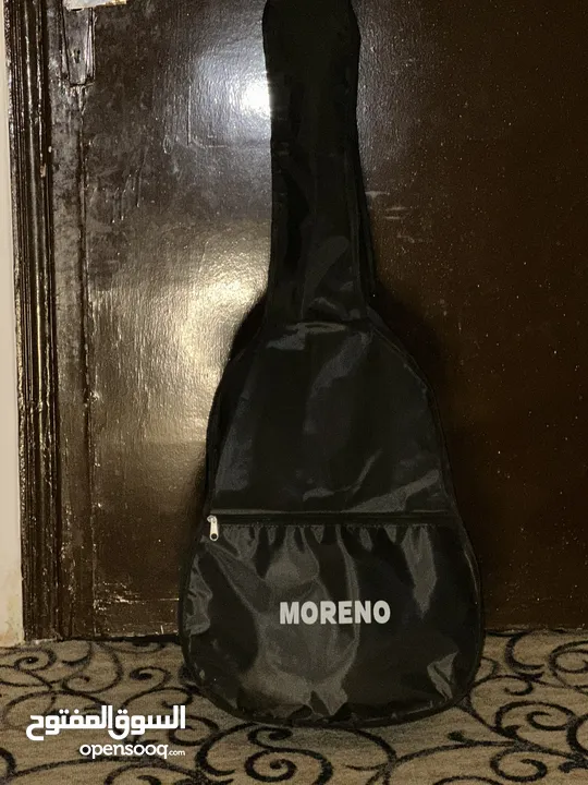 غيتار اكوستك ماركة مورينو بحالة ممتازة ماركا مورينو (moremo) موديل : MCG4110