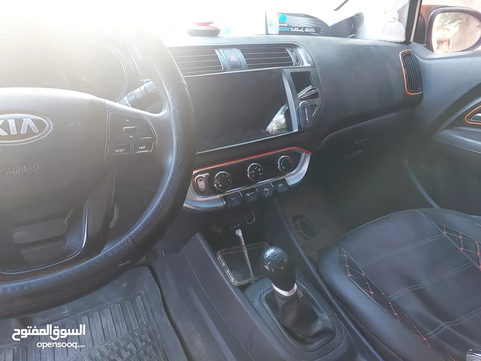 كيا ريو 2014 اقتصادية جدا يد ثانية خالية القصص و من العيوب 2000 ديزل  دفعة وشكات السيارة فوق ممتازة