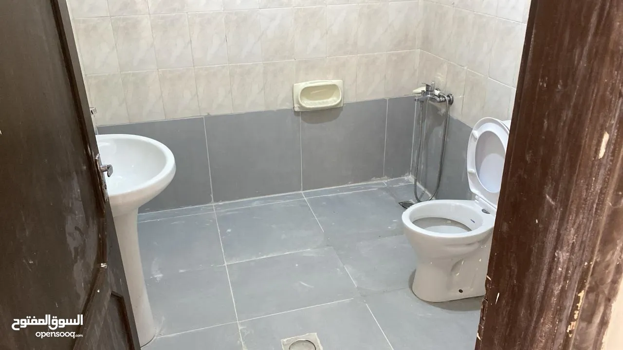 شقة للإجار ابو نصير