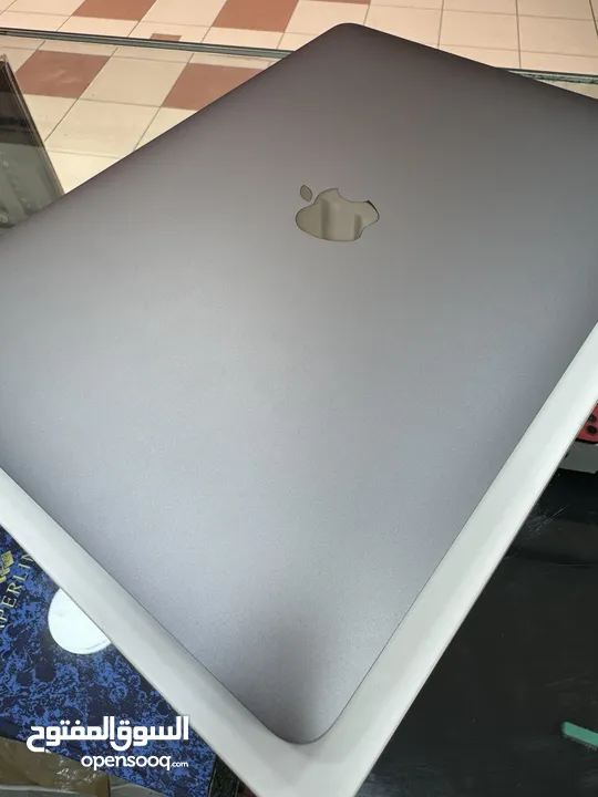 MacBook air M1 256gb(8gb ram)used