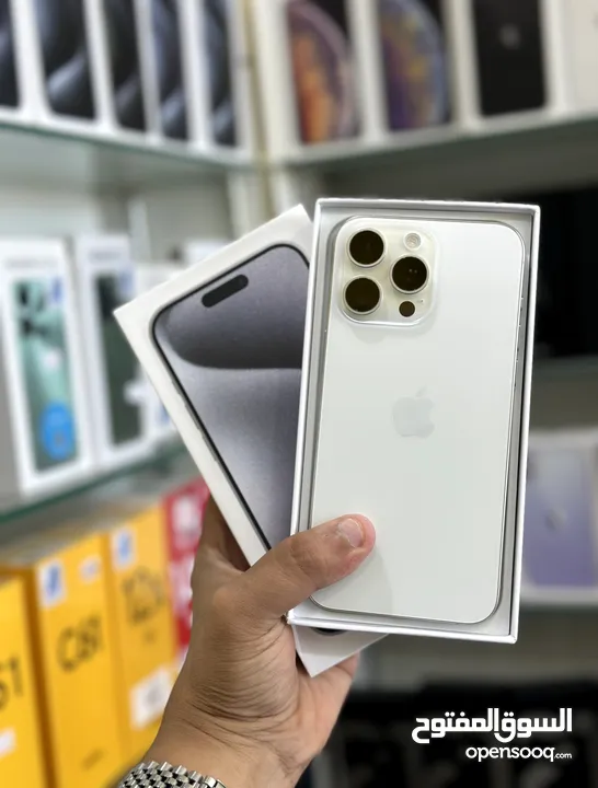 عرض خااص : iPhone 15 pro max 256gb هاتف بحالة الوكالة مع ضمان وكيل 6 أشهر و مع الملحقات و بأقل سعر