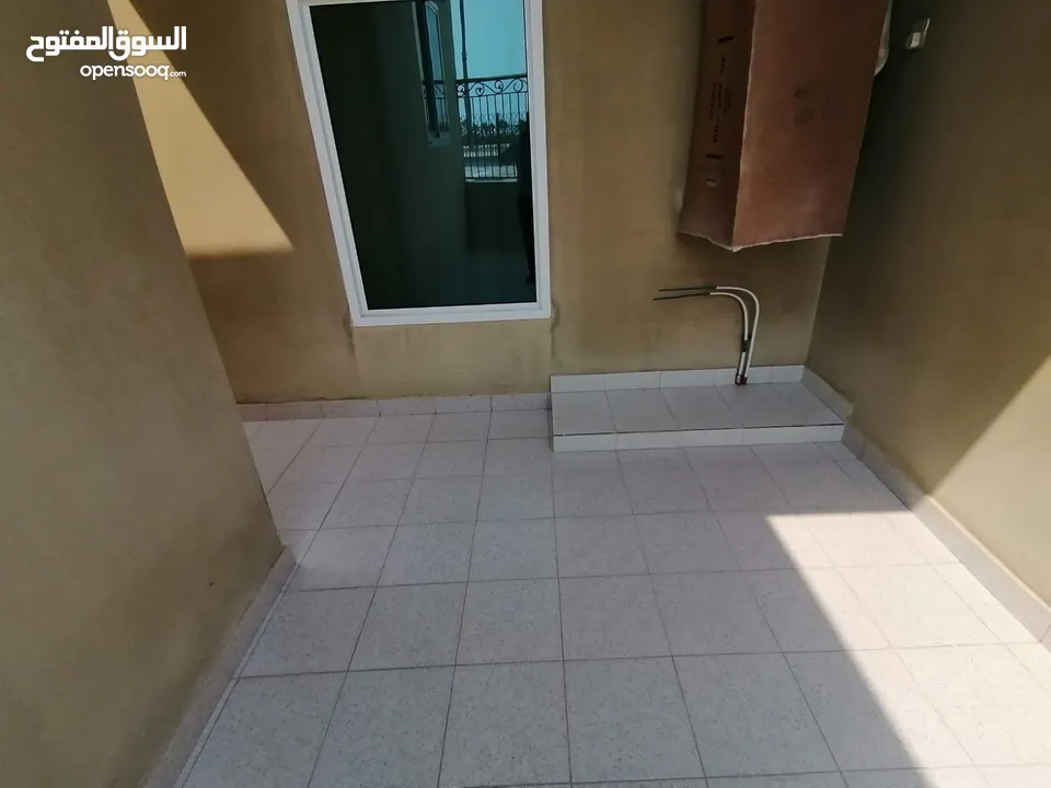 للايجار في الحد فيلا كبيره مع مصعد ومسبح For rent in hidd huge villa with lift and pool