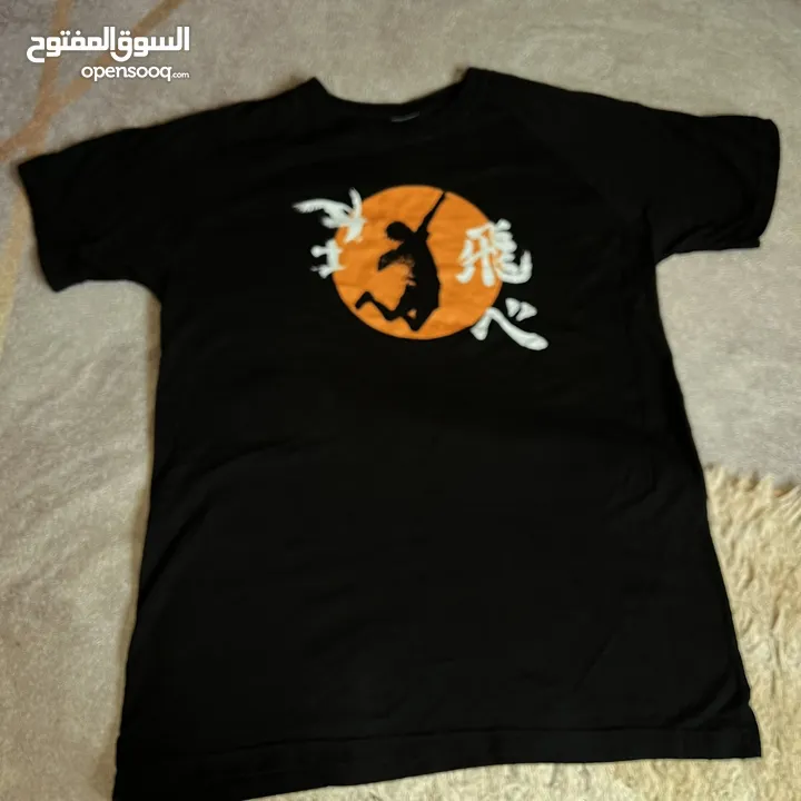بلوزة انمي haikyuu. حجم لارج مناسبة للجنسين. مناسبة للصيف. لمحبي الانمي.