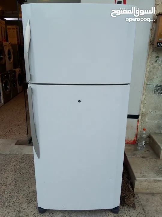 ثلاجة شارب 600لتر