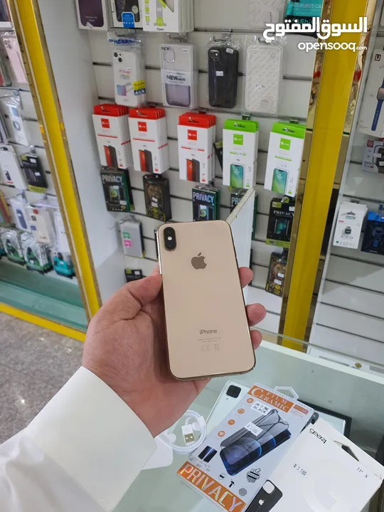 عرض خااص : iPhone xs 256gb هواتف نظيفة جدا و بأقل سعر لا يفوتك