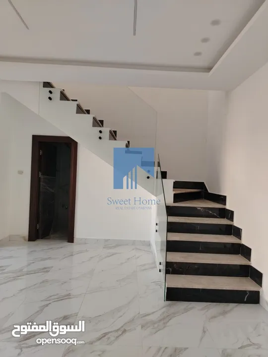 شقة أرضية فاخرة للبيع في خلدا  - خلف المستشفى السعودي 330م مع حديقة وترسات 100م لم تسكن